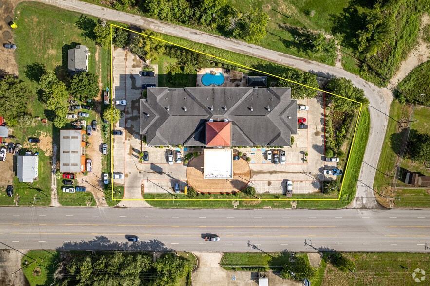 More Photos Of 5100 7th St, Bay City Hotel For Sale