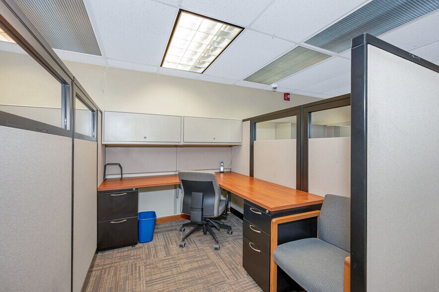 More Photos Of 4 Courthouse Ln, Chelmsford Medical For Sale