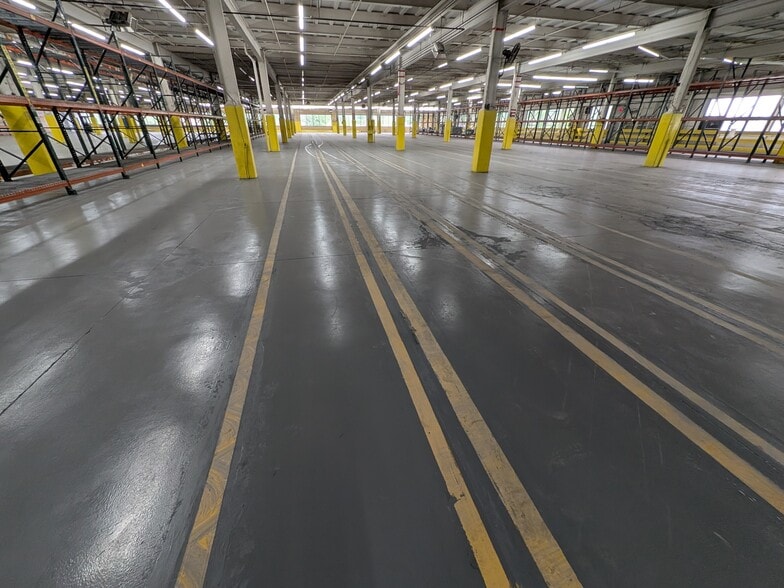 More Photos Of 2000-2009 Elmwood Ave, Sharon Hill Warehouse For Lease