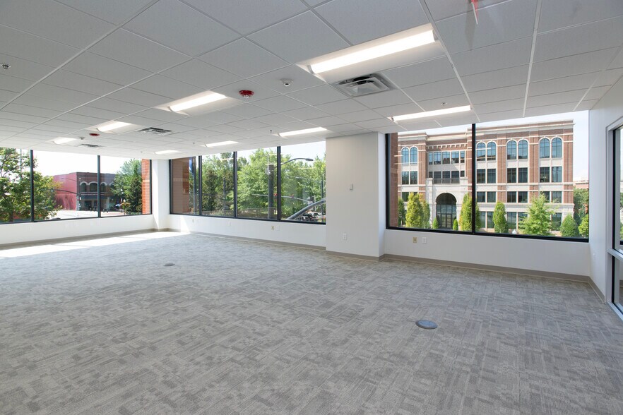 More Photos Of 135 N Church St, Spartanburg Office For Lease
