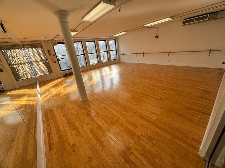 More Photos Of 2258-2260 Third Ave, New York Office Residential For Lease