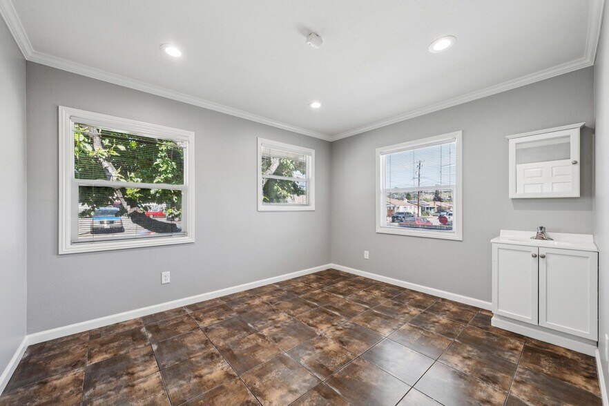 More Photos Of 14000 E 14th St, San Leandro Medical For Sale