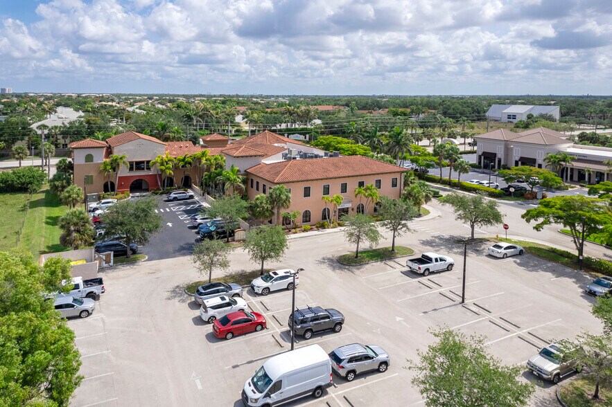 More Photos Of 9681 Gladiolus Dr, Fort Myers Coworking Space