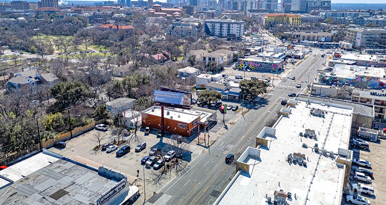 More Photos Of 3023 Guadalupe St, Austin Restaurant For Sale