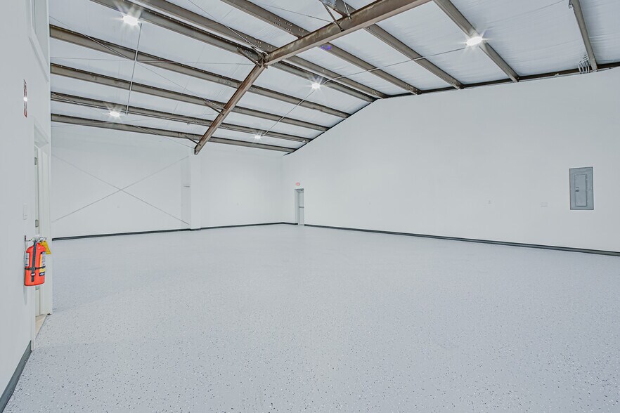 More Photos Of 4108 Dawn St, Houston Industrial For Lease