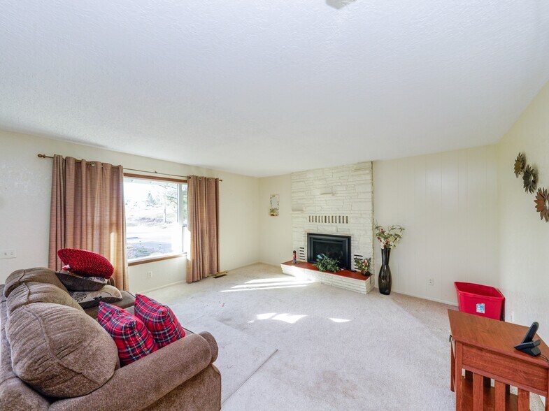 More Photos Of 4856 32nd Ave SE, Salem Industrial For Sale