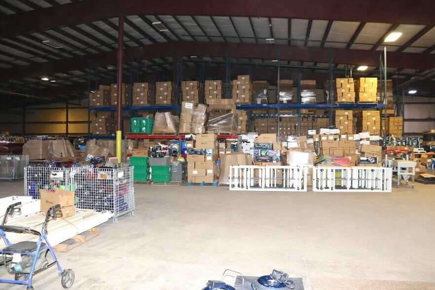 More Photos Of 1301 Industrial Park Rd, Mountain Grove Warehouse For Sale