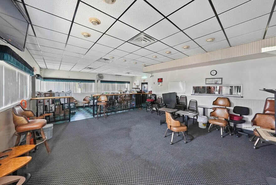 More Photos Of 44 N 19 1/2 Ave, Lemoore Restaurant For Sale