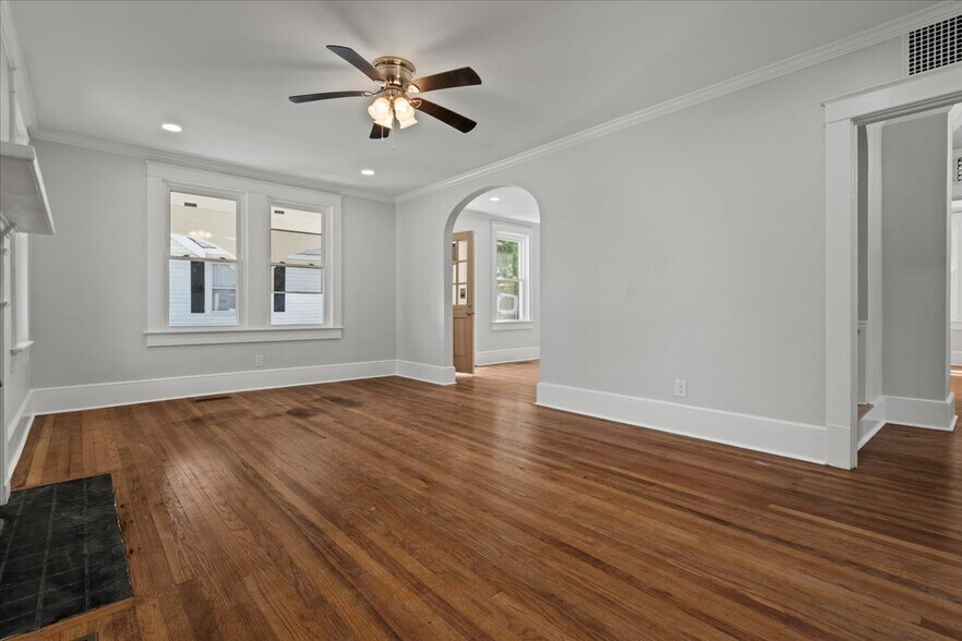 More Photos Of 910 W Evans St, Florence Office For Sale