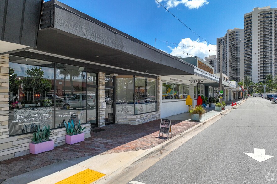 More Photos Of 3313 NE 32nd St, Fort Lauderdale General Retail For Sale