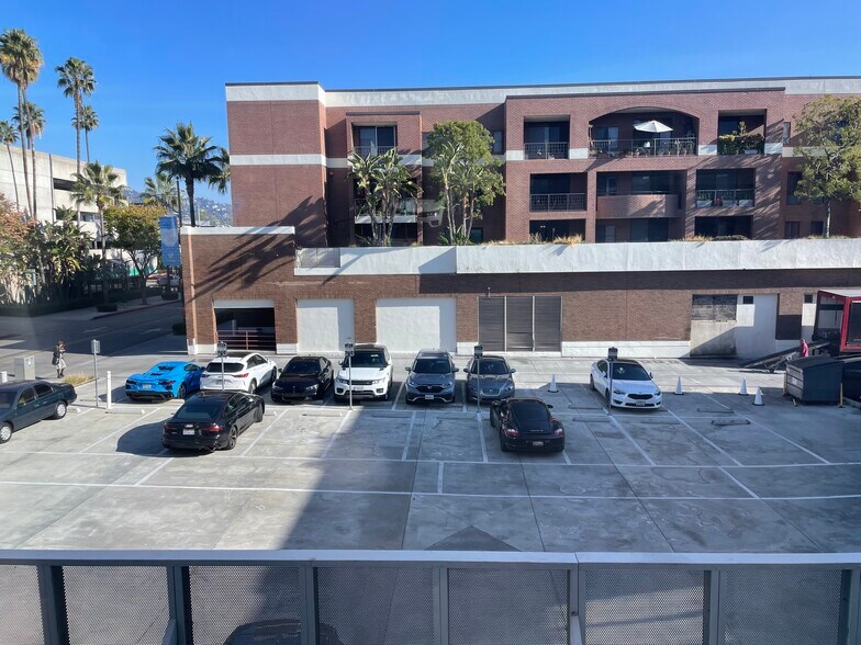 More Photos Of 270 N Canon Dr, Beverly Hills Office For Lease
