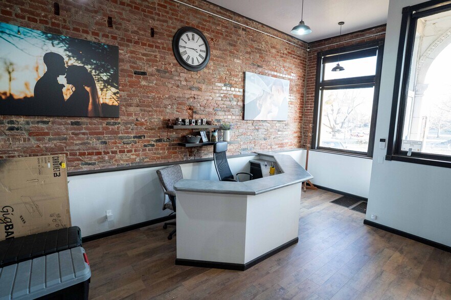 More Photos Of 410 Court St, Vienna Storefront Retail Residential For Sale