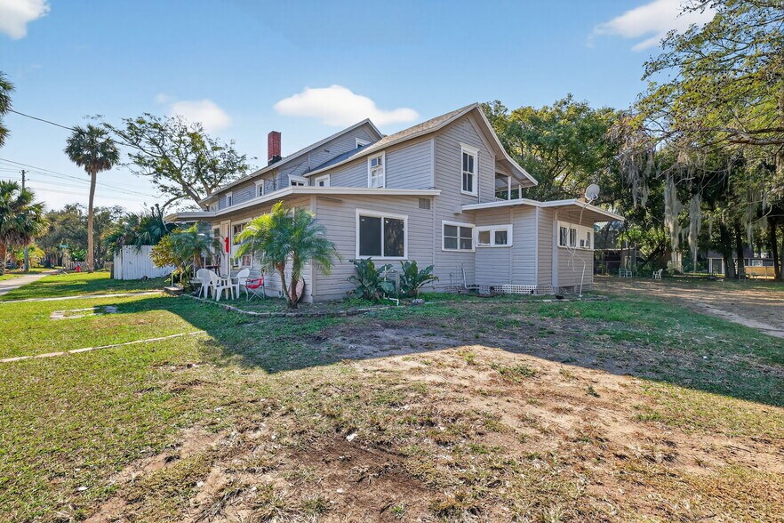 More Photos Of 527 E Lemon Ave, Eustis Apartments For Sale