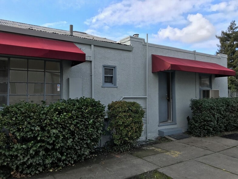 More Photos Of 109 Chestnut St, Santa Rosa Warehouse For Sale