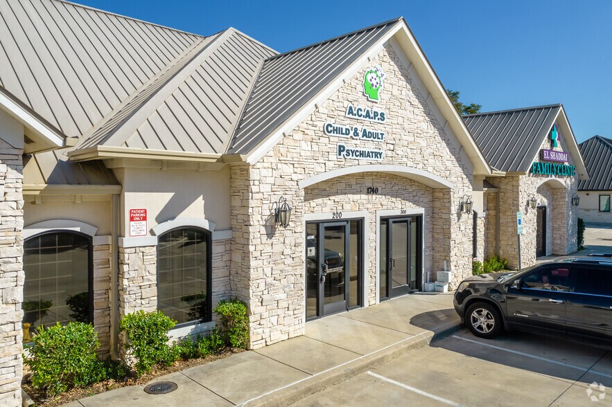 More Photos Of 1740 W Virginia St, McKinney Medical For Lease