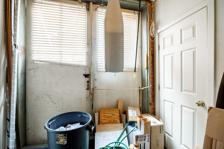 More Photos Of 1814 E Franklin St, Richmond Office Residential For Sale
