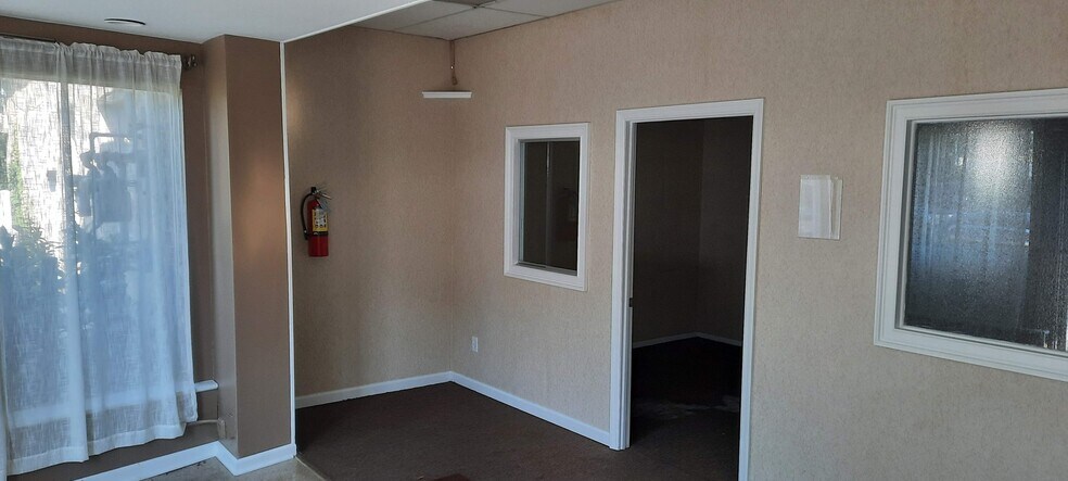 More Photos Of 55 Carleton Ave, East Islip Medical For Sale