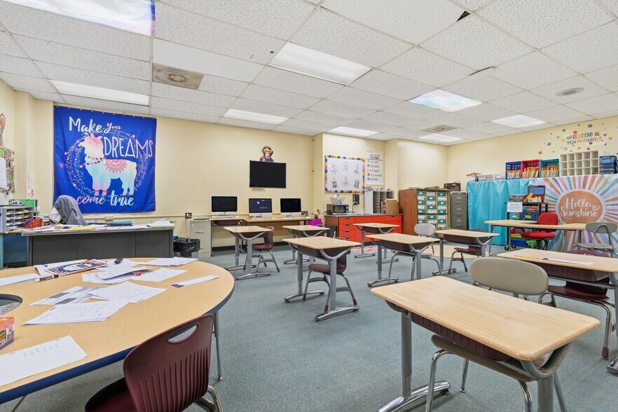 More Photos Of 221 E 12th Ave, Homestead Schools For Lease