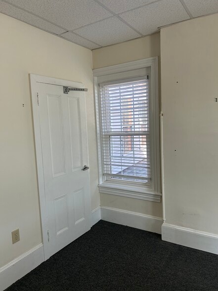 More Photos Of 555 2nd Ave, Collegeville Medical For Lease