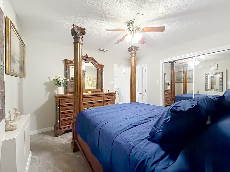 More Photos Of 421 NW 14th Pl, Crystal River Apartments For Sale