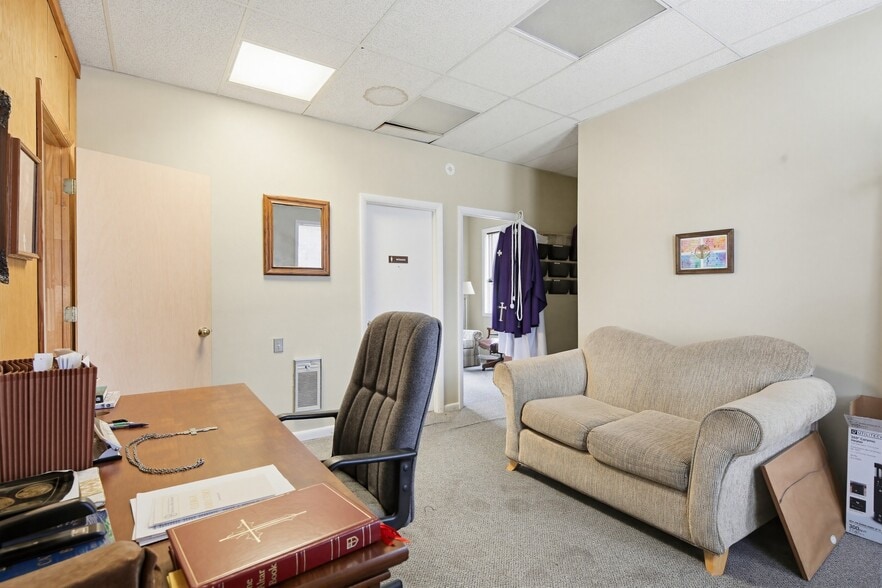 More Photos Of 346 Old New Windsor Pike, Westminster Flex For Sale