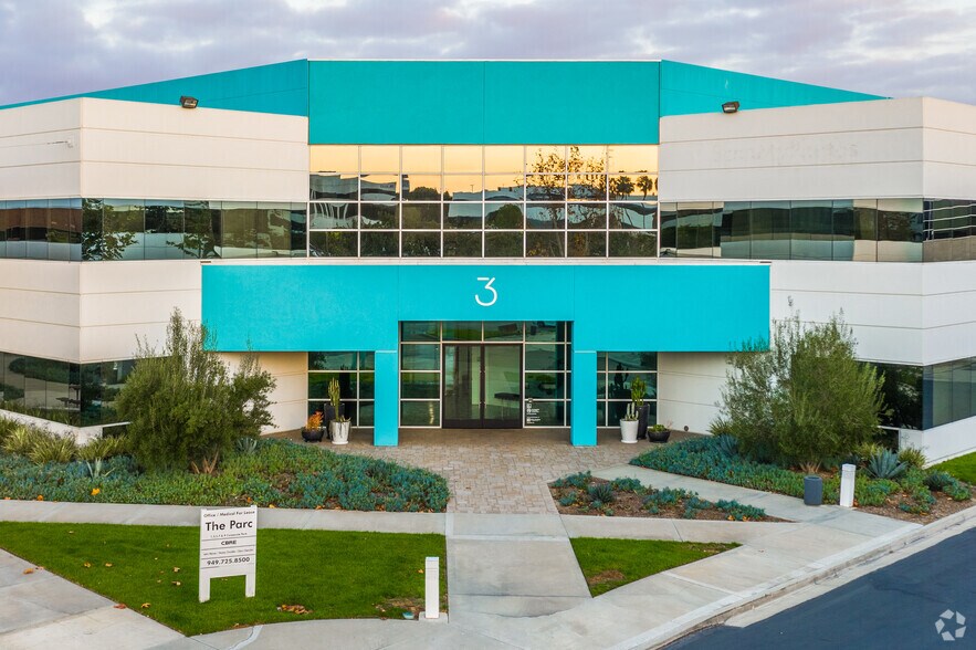 More Photos Of 3 Corporate Park, Irvine Office For Lease