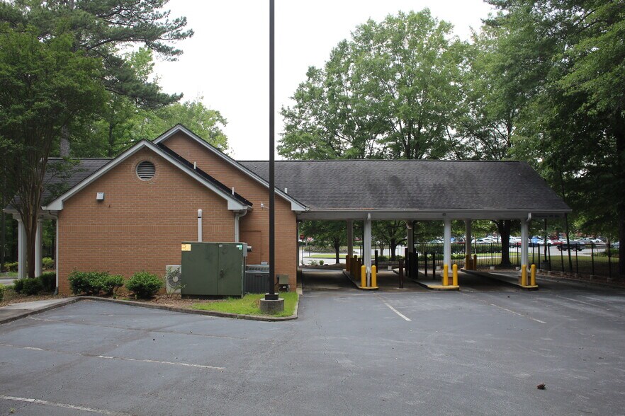 More Photos Of 496 Crosstown Rd, Peachtree City Bank For Lease