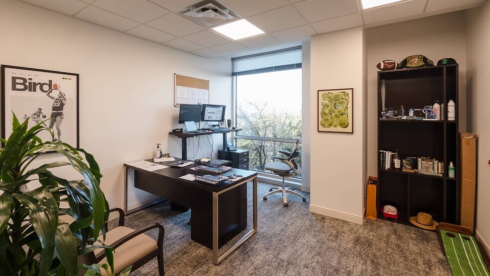 More Photos Of 2700 Via Fortuna Drive, Austin Office For Lease