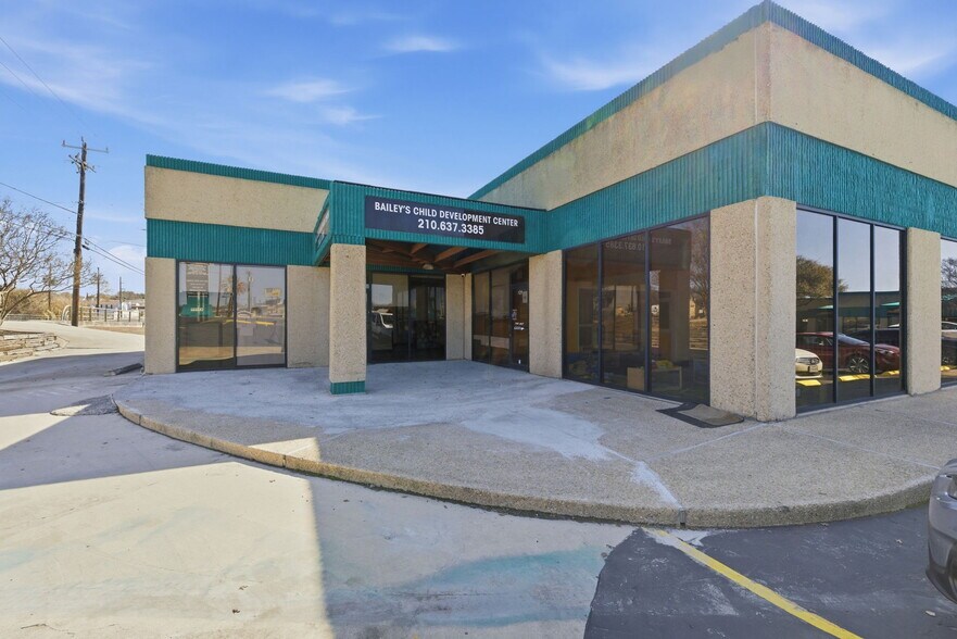 More Photos Of 13777 Judson Rd, San Antonio Unknown For Lease