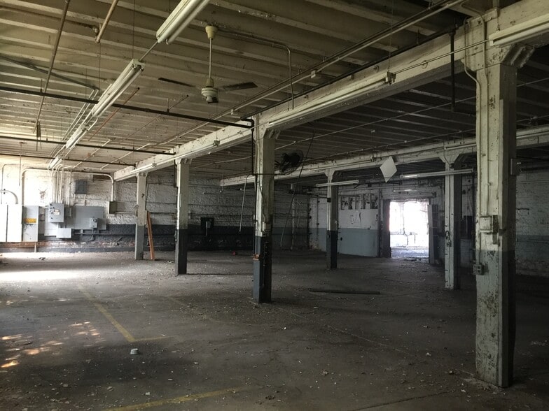 More Photos Of 5724 W Armitage Ave, Chicago Warehouse For Sale