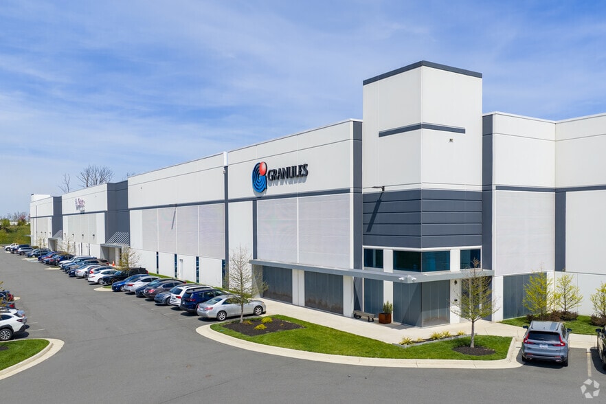 More Photos Of 7413 Cushing Rd, Manassas Refrigeration Cold Storage For Lease