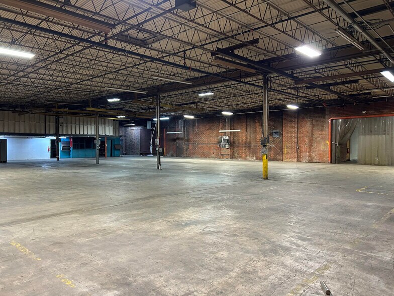 More Photos Of 503 11th Ave, Dalton Manufacturing For Sale