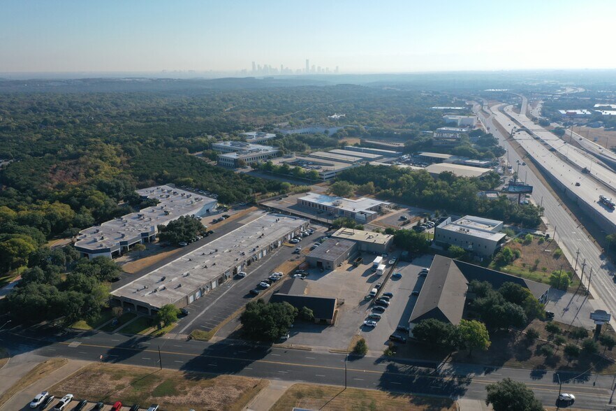More Photos Of 5321 Industrial Oaks Blvd, Austin Unknown For Lease