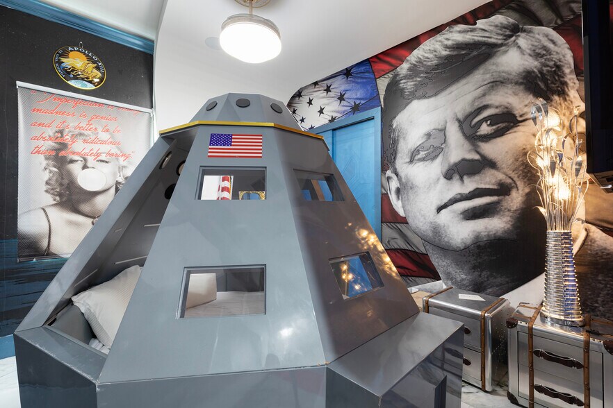 More Photos Of 1015 Fantasy Dr, Davenport Specialty For Sale