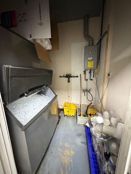 More Photos Of 1515 S Mobberly Ave, Longview Service Station For Sale