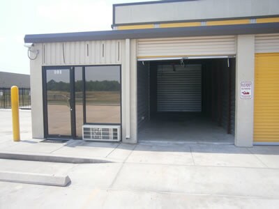 More Photos Of 802 E Richey Rd, Houston Self Storage For Lease