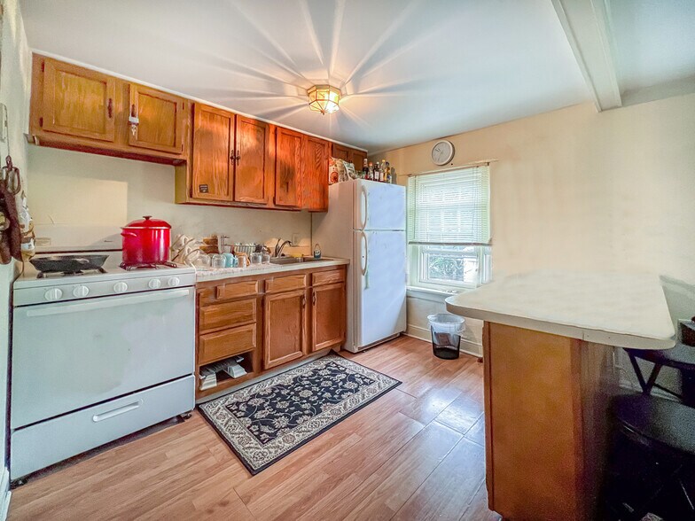 More Photos Of 100 W Maple Ave, Langhorne Restaurant For Sale