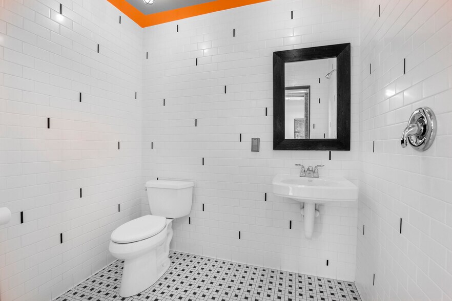 More Photos Of 4023 Zuni St, Denver Storefront For Sale