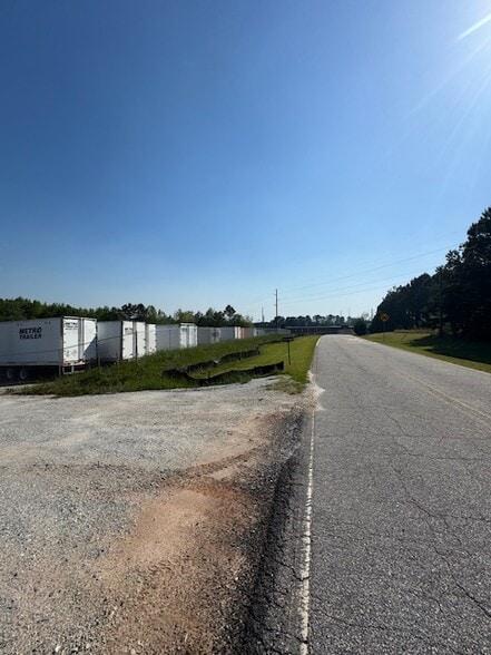 More Photos Of 116 Railroad Way, Barnesville Land For Lease