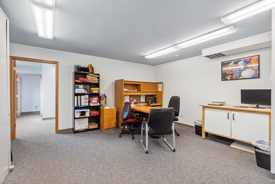 More Photos Of 126 15th St SE, Puyallup Medical For Sale