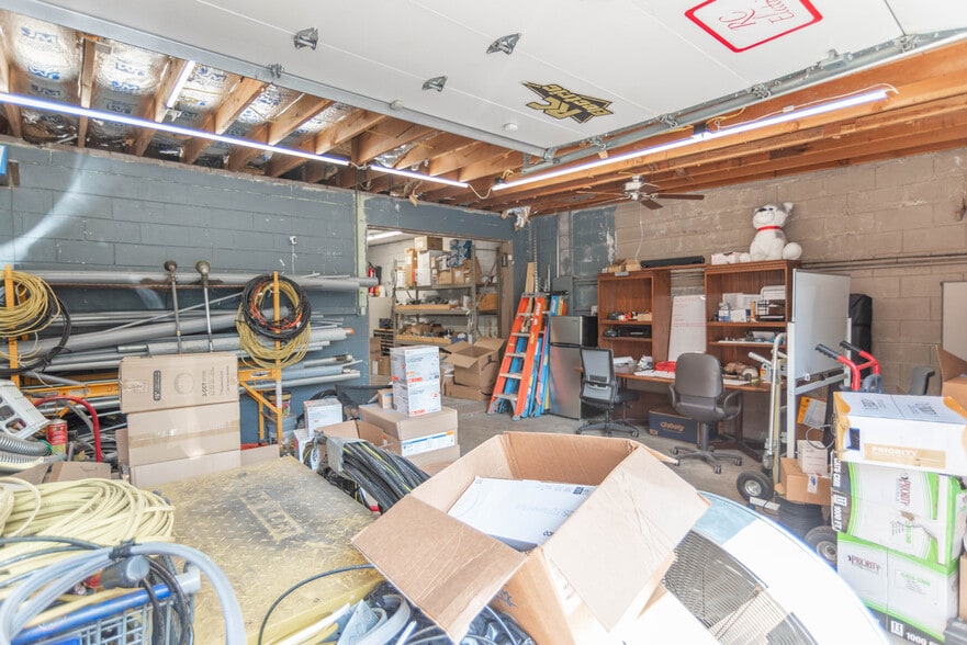 More Photos Of 3659 W 10th St, Indianapolis Freestanding For Sale