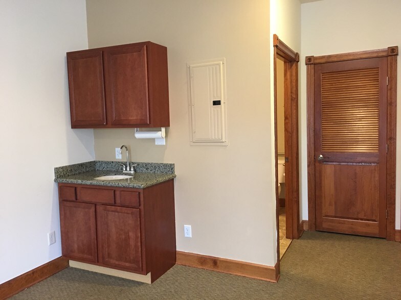 More Photos Of 60 Gailwood Dr, Saint Peters Medical For Lease