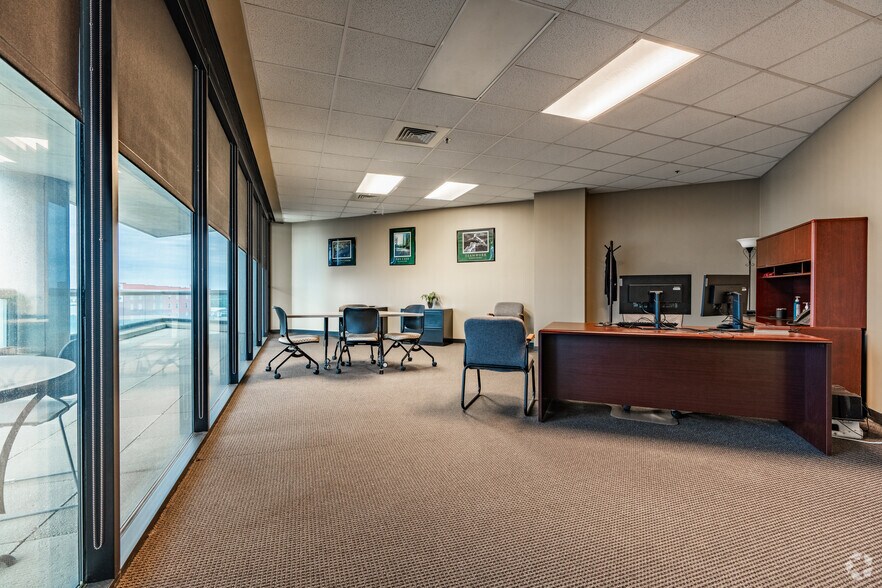 More Photos Of 105 W Capitol Ave, Little Rock Office For Sale