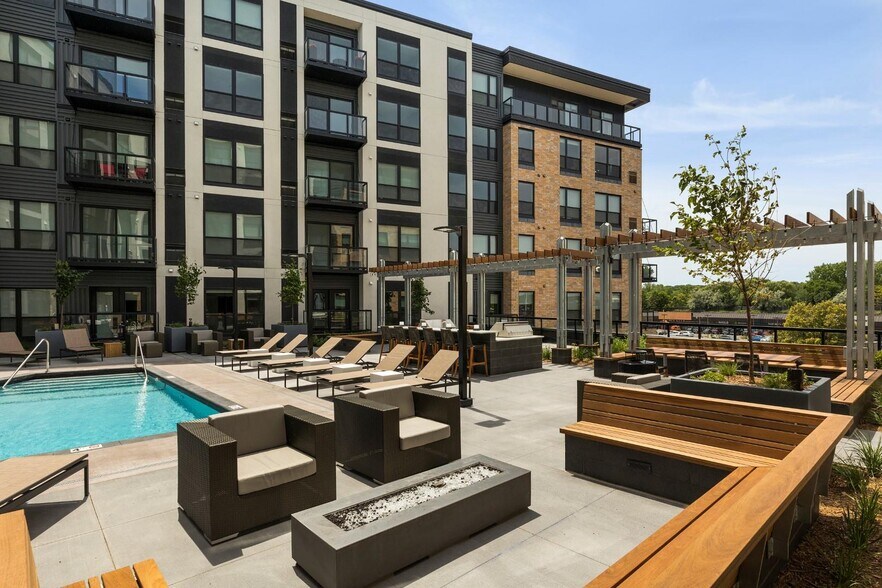 More Photos Of 1700 Plymouth Rd, Minnetonka Apartments For Lease