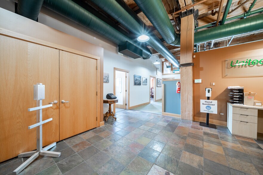 More Photos Of 1550 S Indiana Ave, Chicago Office Residential For Sale