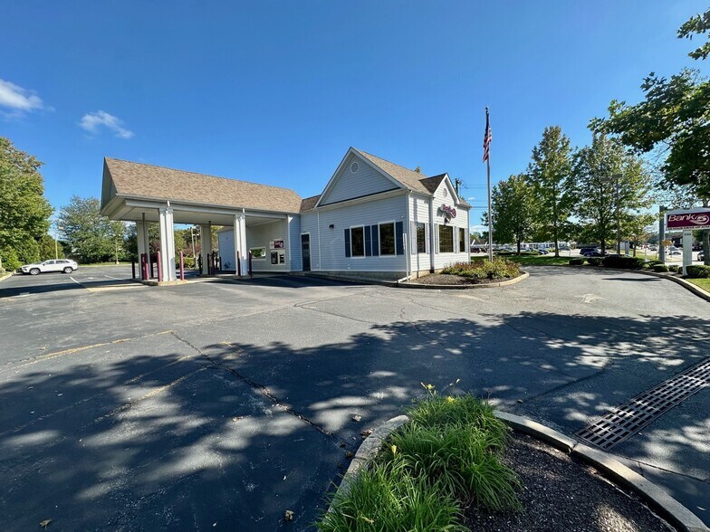 More Photos Of 590 Metacom Ave, Bristol Bank For Lease