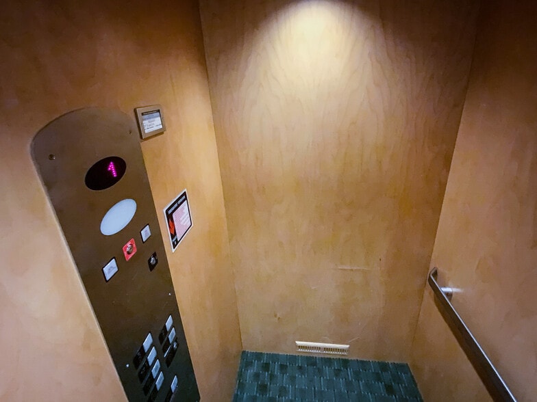 More Photos Of 1005 Broad St, Augusta Office Residential For Sale