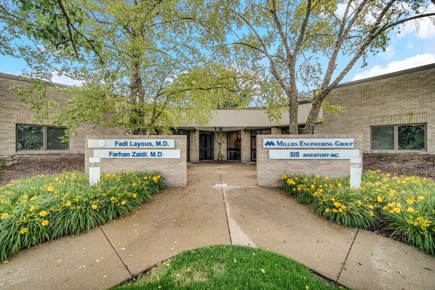 Primary Photo Of 9711 Valparaiso Dr, Munster Medical For Lease