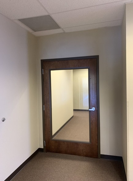 More Photos Of 444 Executive Center Blvd, El Paso Office For Lease