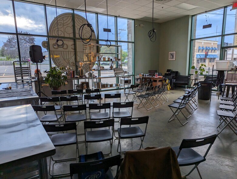 More Photos Of 400 N Richmond St, Appleton Multifamily For Sale